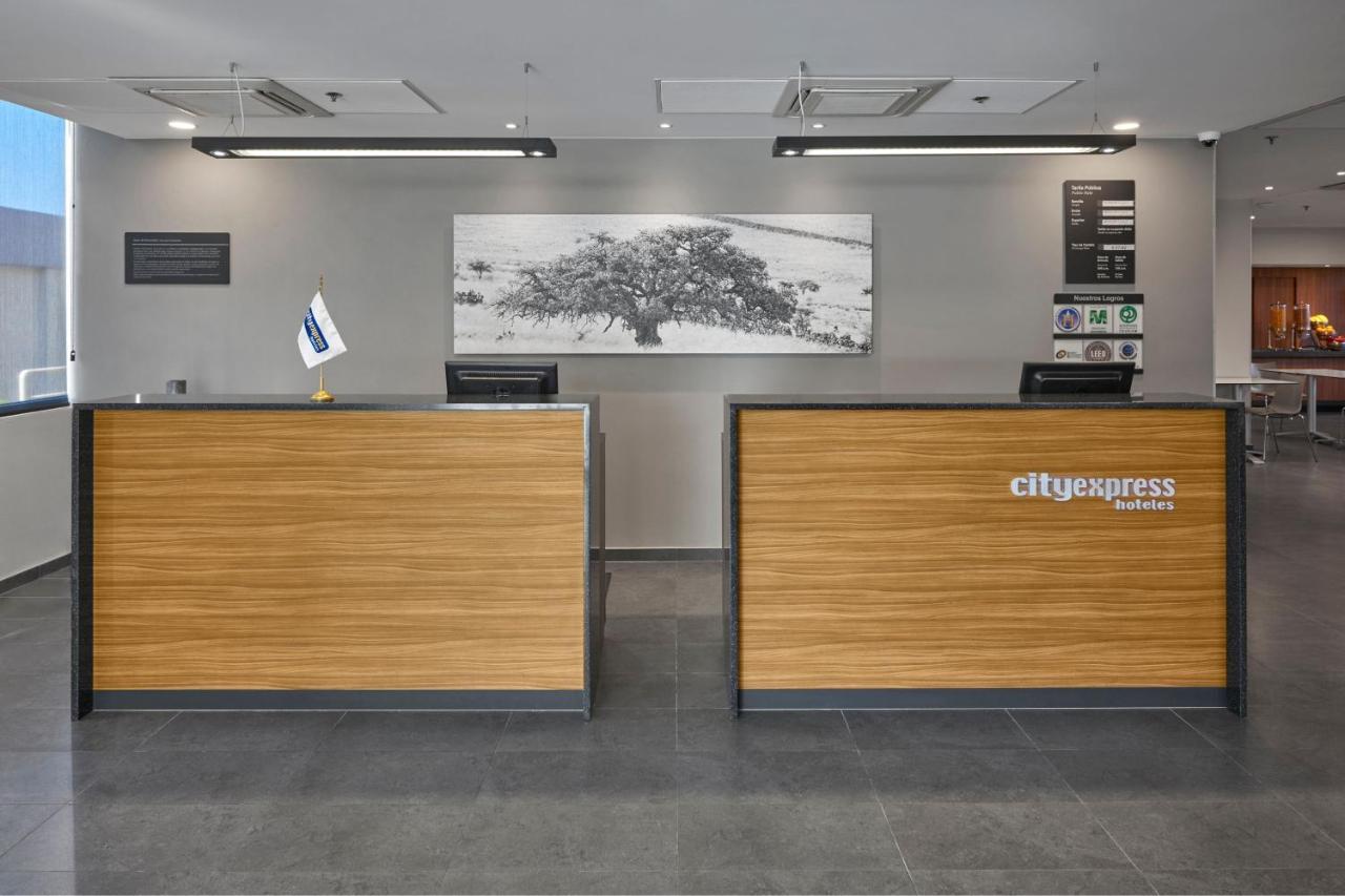 City Express By Marriott Toluca Esterno foto