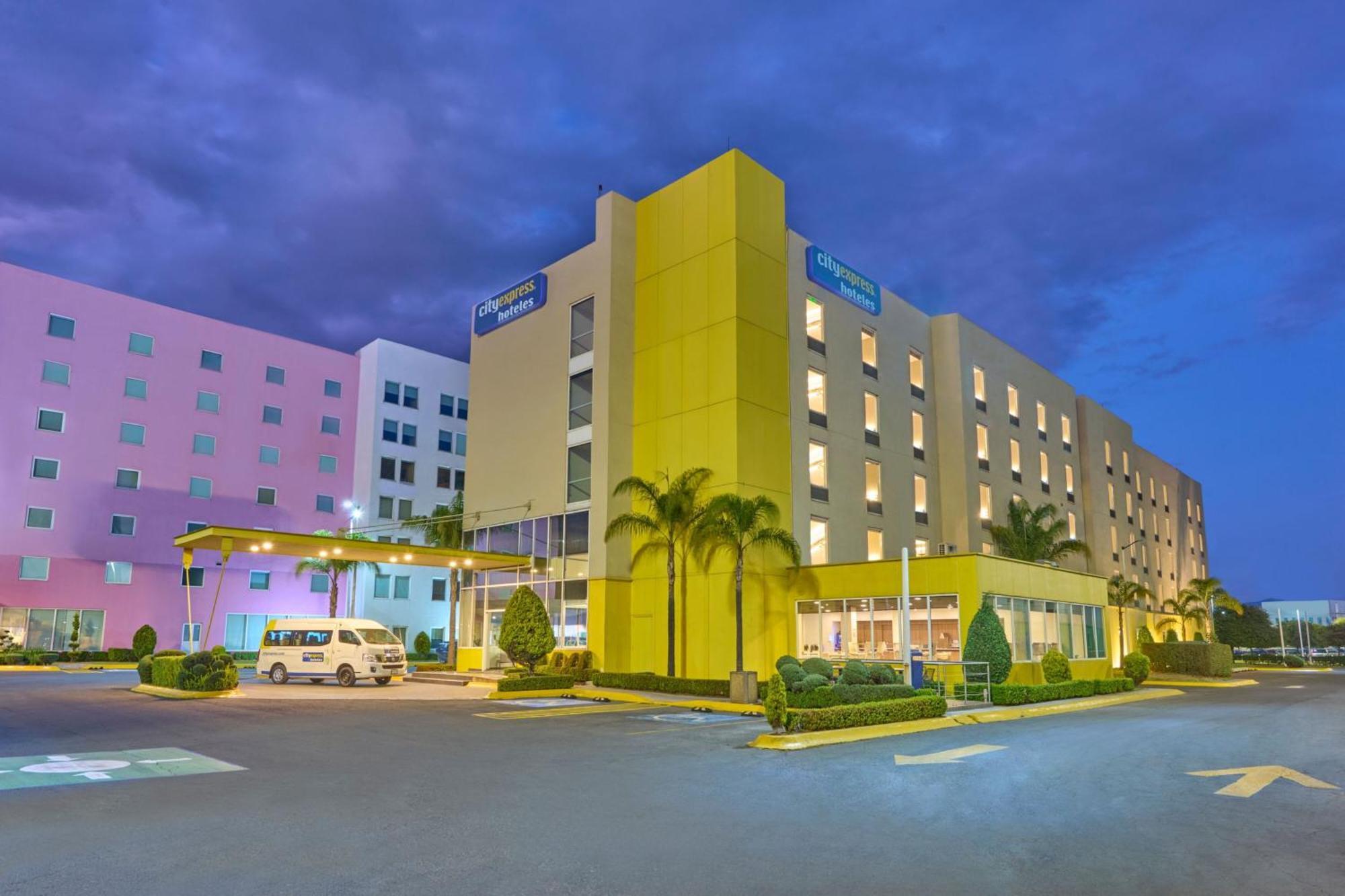 City Express By Marriott Toluca Esterno foto